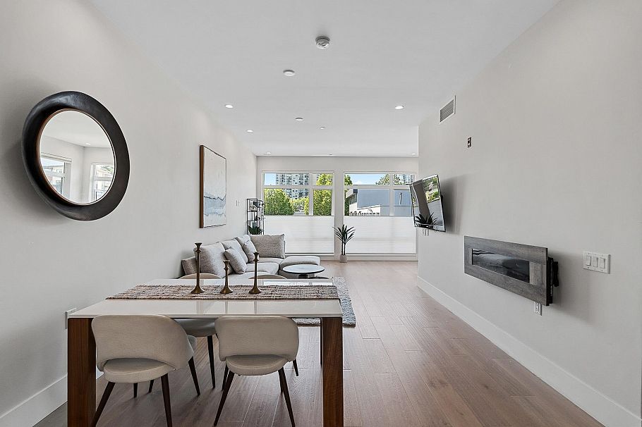 206 1591 Bowser Avenue North Vancouver, BC - 9