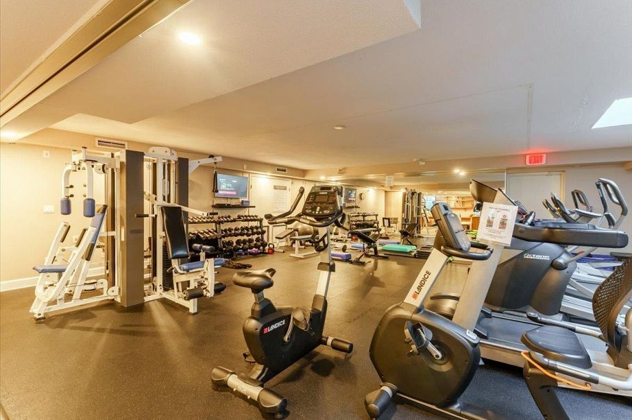 317 3629 Deercrest Drive North Vancouver, BC - 30