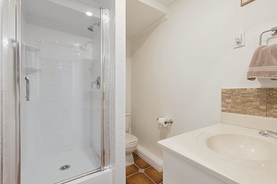 704 Maurelle Court North Vancouver, BC - 28