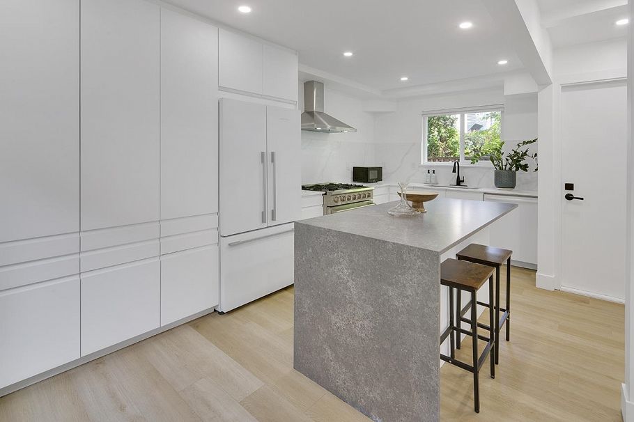 2977 W 6th Avenue Vancouver, BC - 20