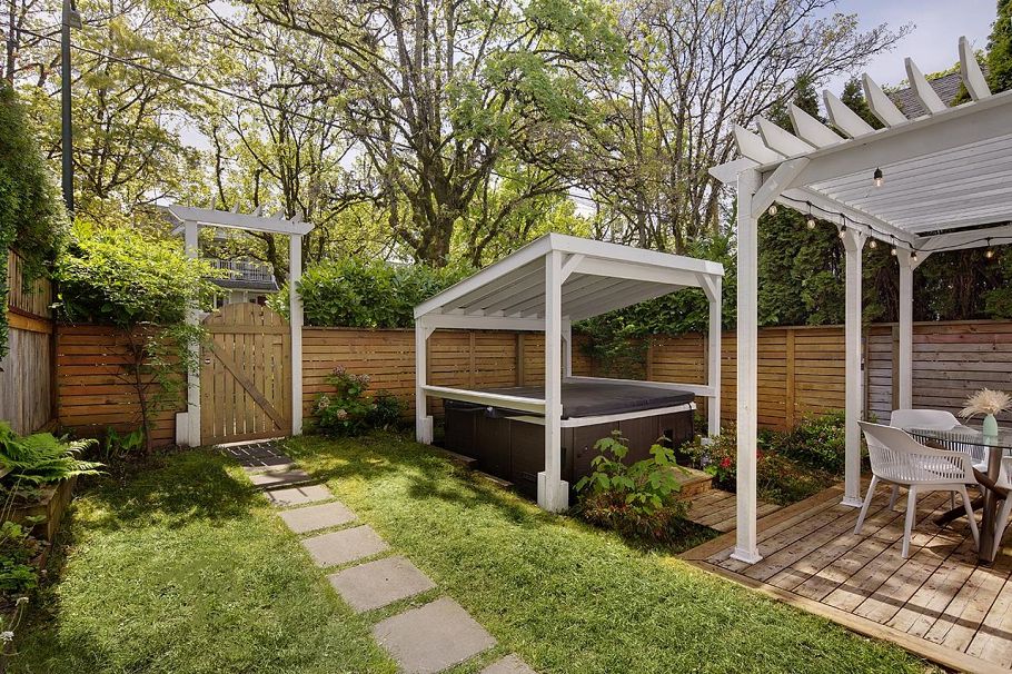 2977 W 6th Avenue Vancouver, BC - 6