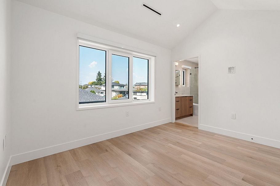 SL 2 2333 E 54th Avenue Vancouver, BC - 18