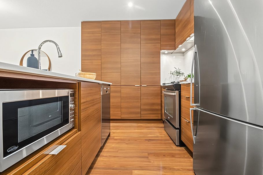 210 1677 Lloyd Avenue North Vancouver, BC - 12