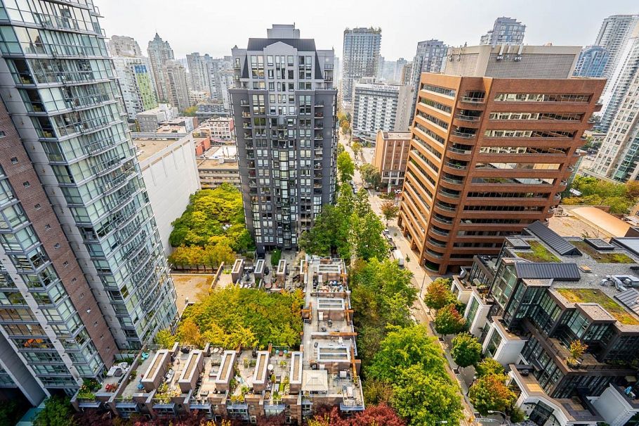 1907 1050 Burrard Street Vancouver, BC - 38