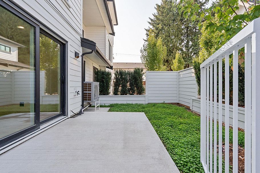 SL 3 2333 E 54th Avenue Vancouver, BC - 32
