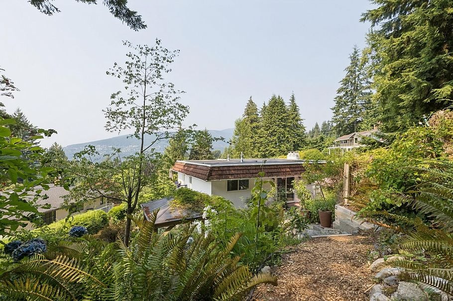 704 Maurelle Court North Vancouver, BC - 35