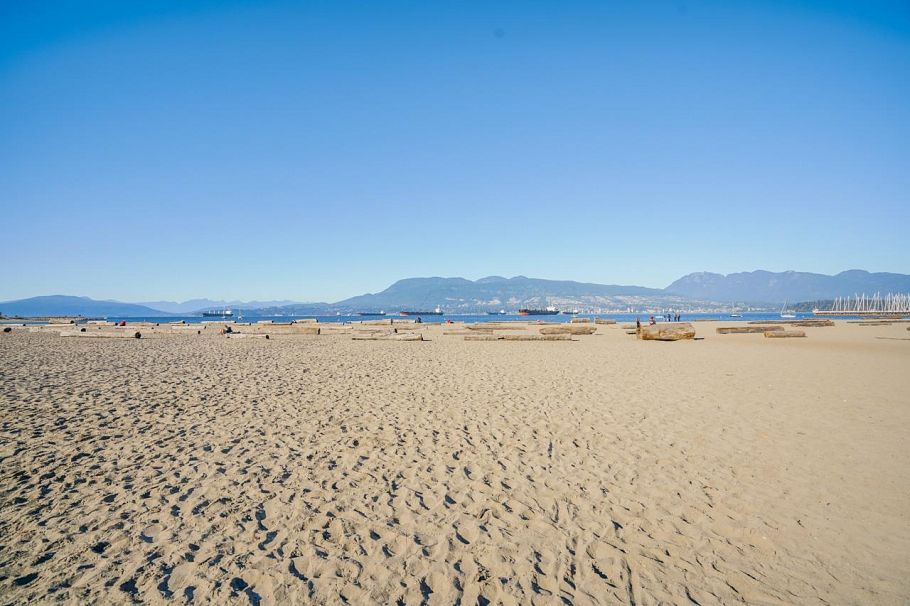 3226 W 5th Avenue Vancouver, BC - 33