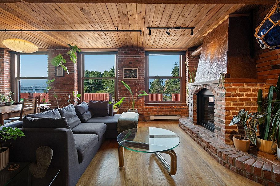 305 41 Alexander Street Vancouver, BC - 3