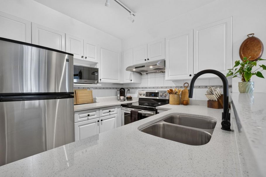 309 760 Kingsway Vancouver, BC - 3