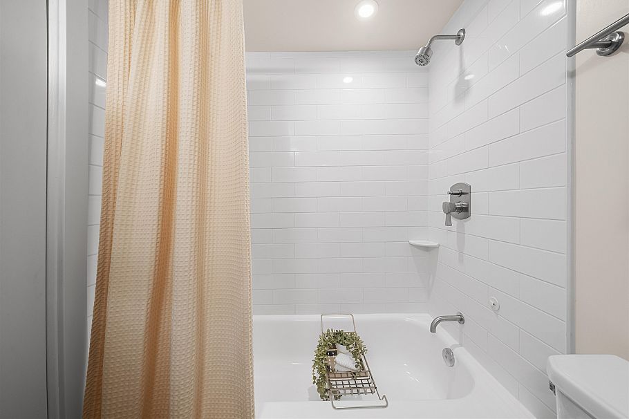 210 2234 W 1st Avenue Vancouver, BC - 14