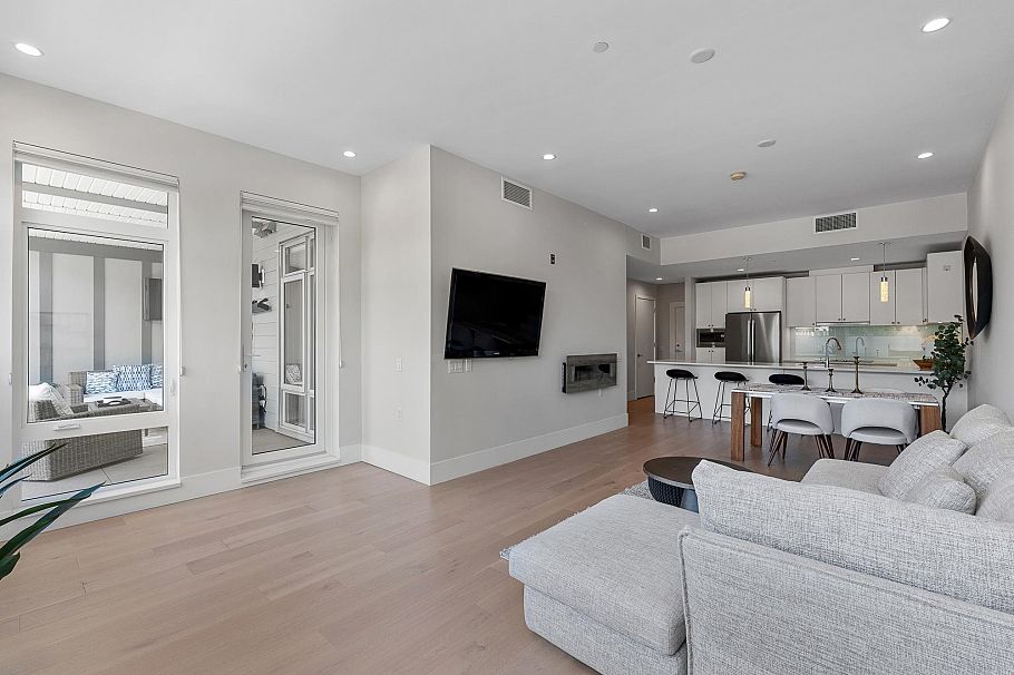 206 1591 Bowser Avenue North Vancouver, BC - 13