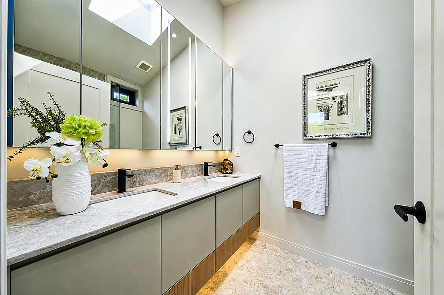 3836 W 21st Avenue Vancouver, BC - 26