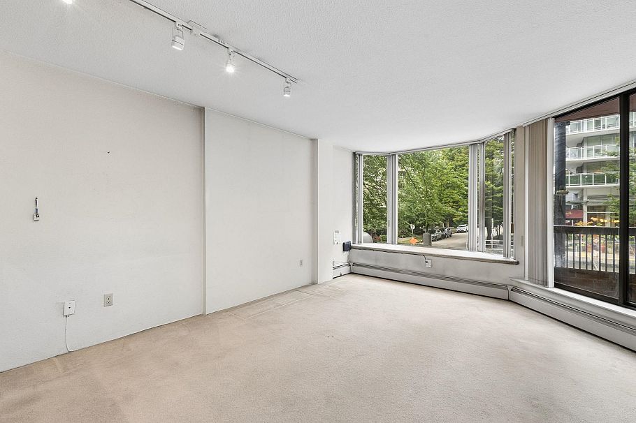 304 1330 Burrard Street Vancouver, BC - 9