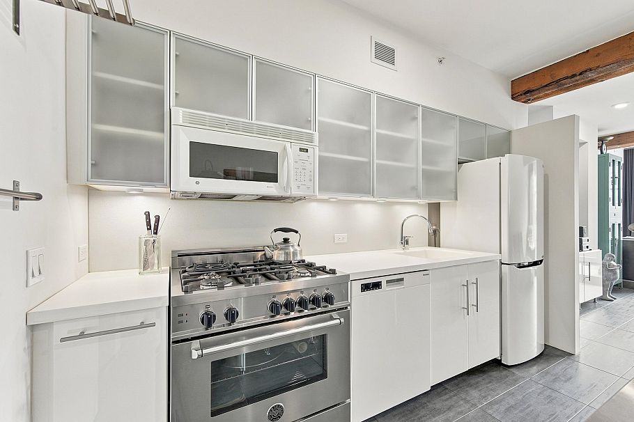 308 1275 Hamilton Street Vancouver, BC - 3