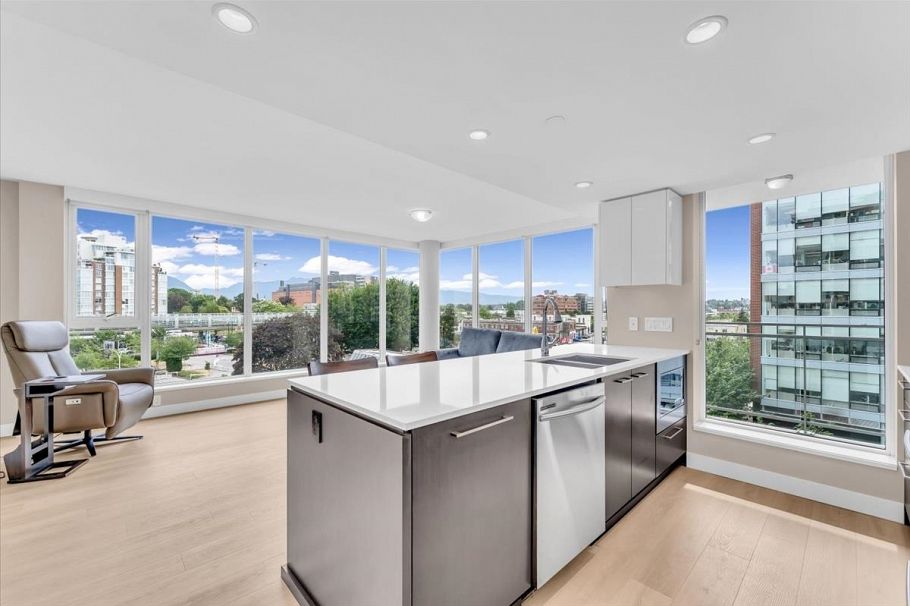 713 1618 Quebec Street Vancouver, BC - 2