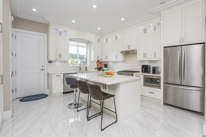 8559 Montcalm Street Vancouver, BC - 10