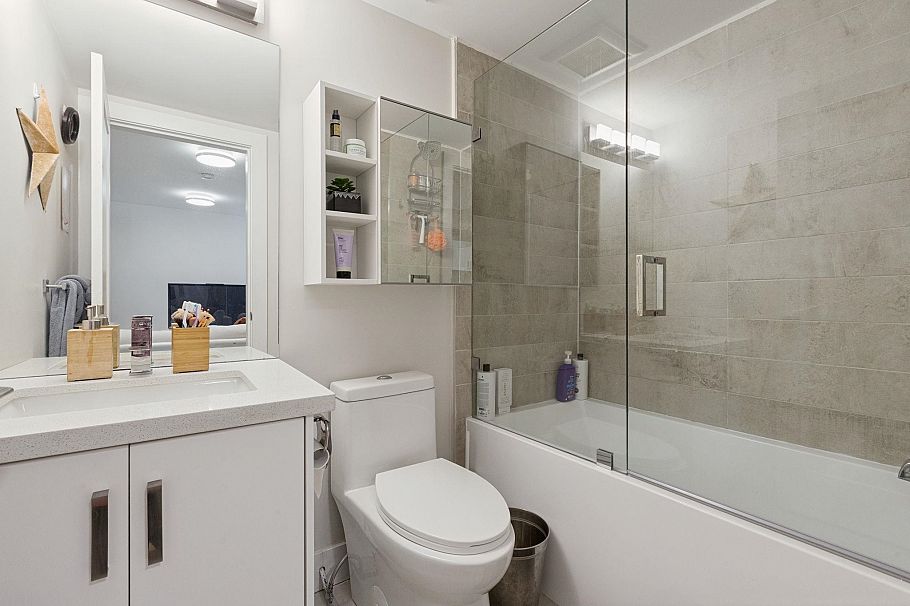 351 W 21st Street North Vancouver, BC - 34