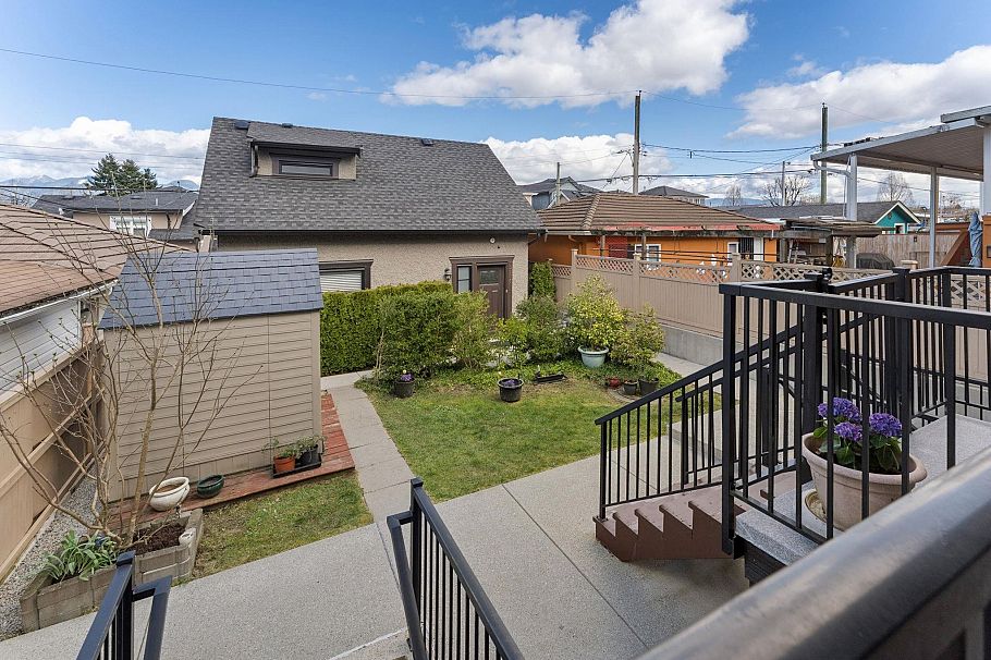 3233 Grant Street Vancouver, BC - 30