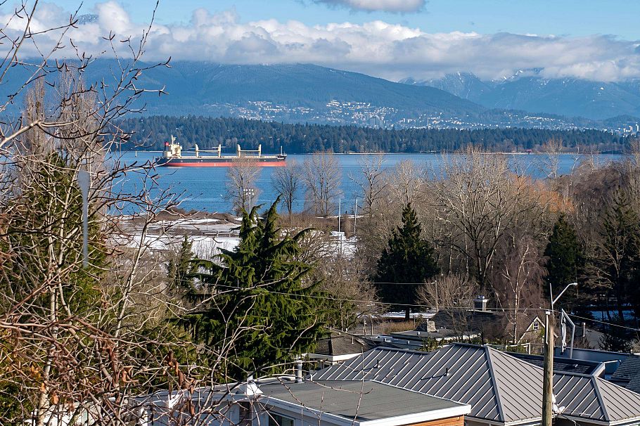 4390 Locarno Crescent Vancouver, BC - 2