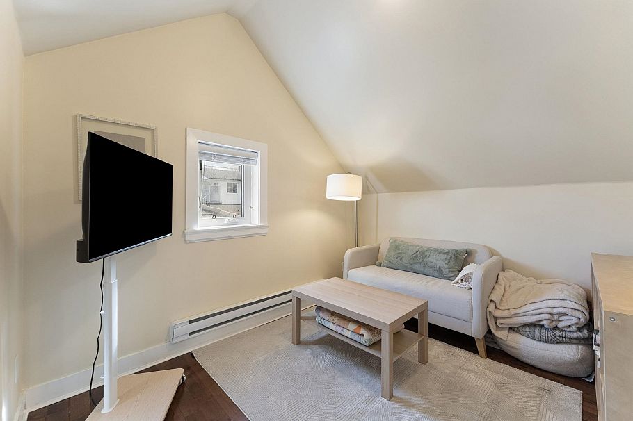 3233 Grant Street Vancouver, BC - 27