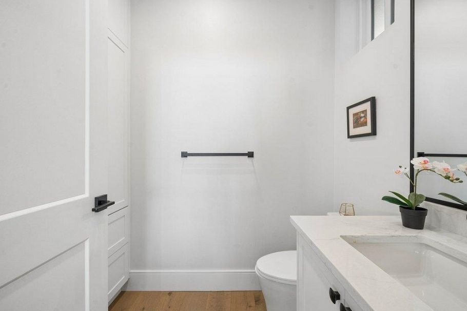 3535 E Georgia Street Vancouver, BC - 28