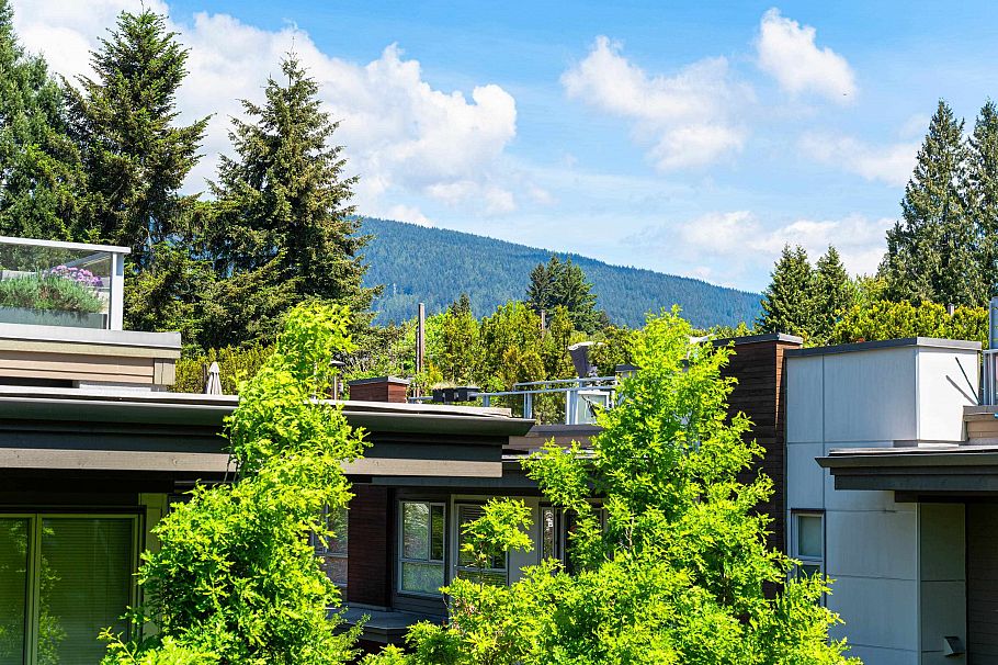 64 728 W 14th Street North Vancouver, BC - 38