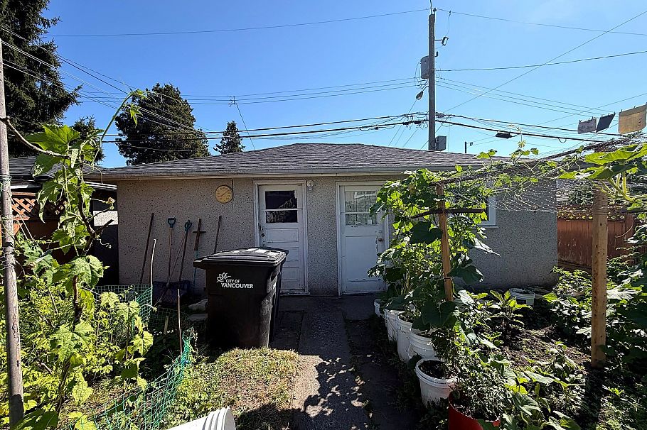374 E 54th Avenue Vancouver, BC - 21