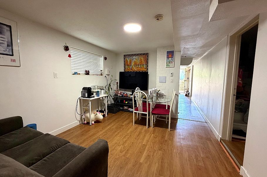 374 E 54th Avenue Vancouver, BC - 14
