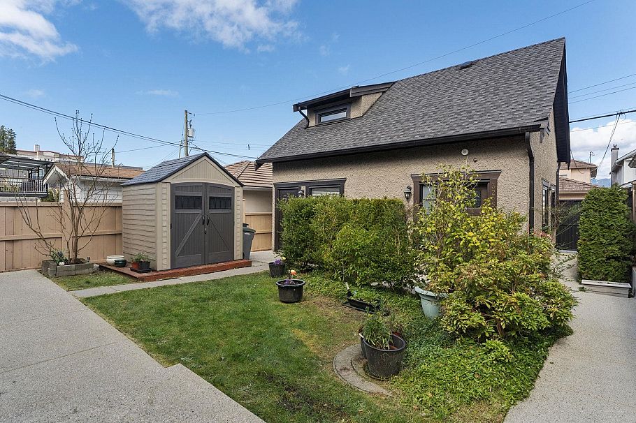 3233 Grant Street Vancouver, BC - 35
