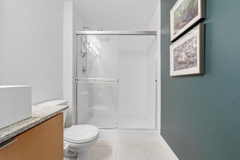 512 298 E 11th Avenue Vancouver, BC - 27