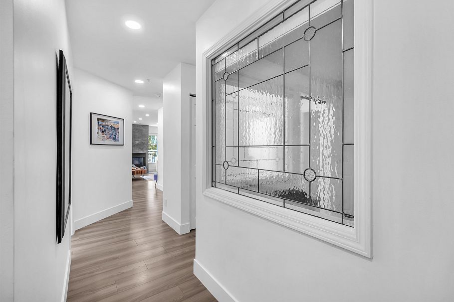 8 2425 Edgemont Boulevard North Vancouver, BC - 33