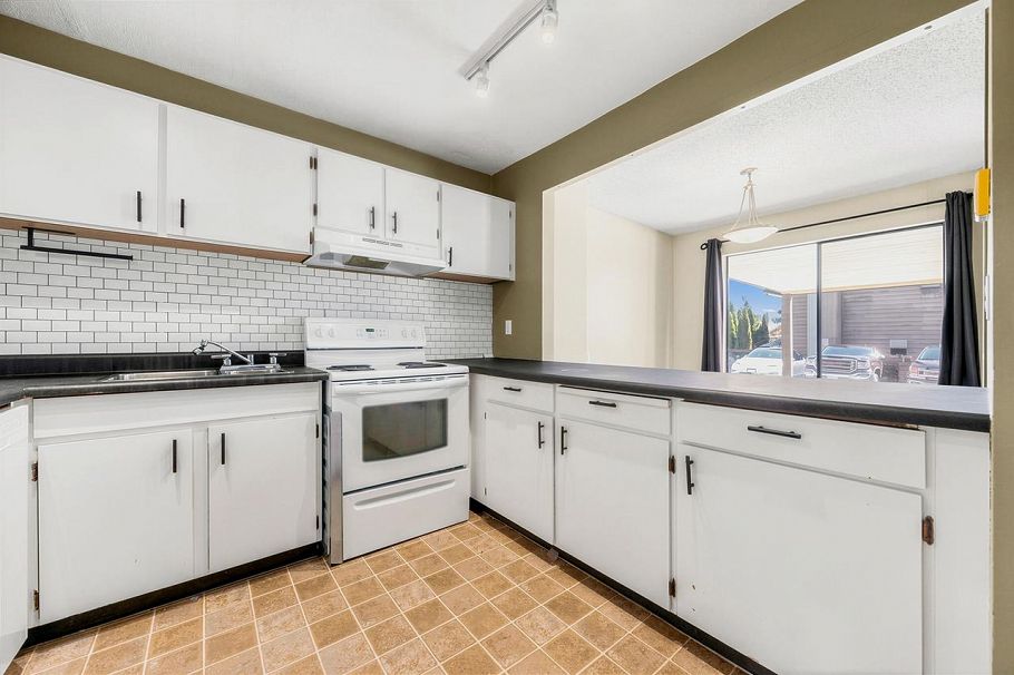 62 1930 Cedar Village Crescent North Vancouver, BC - 9
