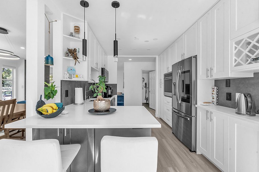 8 2425 Edgemont Boulevard North Vancouver, BC - 12