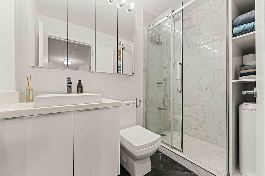 808 1177 Hornby Street Vancouver, BC - 8