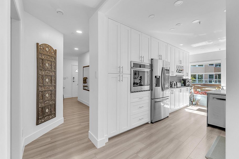 8 2425 Edgemont Boulevard North Vancouver, BC - 22