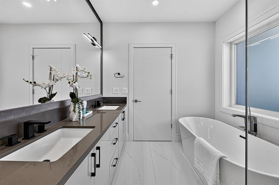 425 E 56th Avenue Vancouver, BC - 19