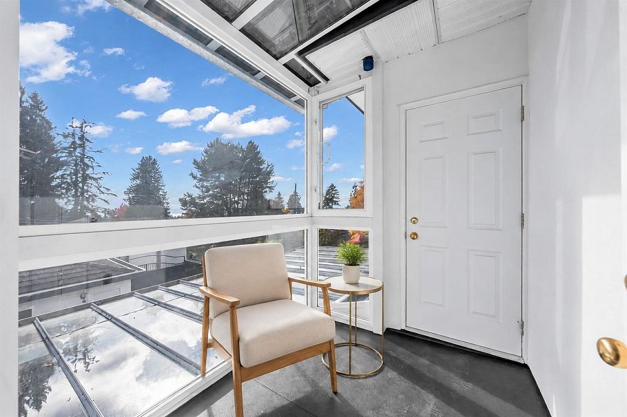 213 W 28th Street North Vancouver, BC - 15