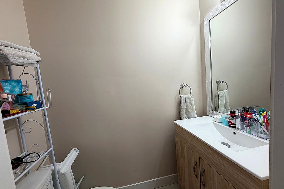 374 E 54th Avenue Vancouver, BC - 11
