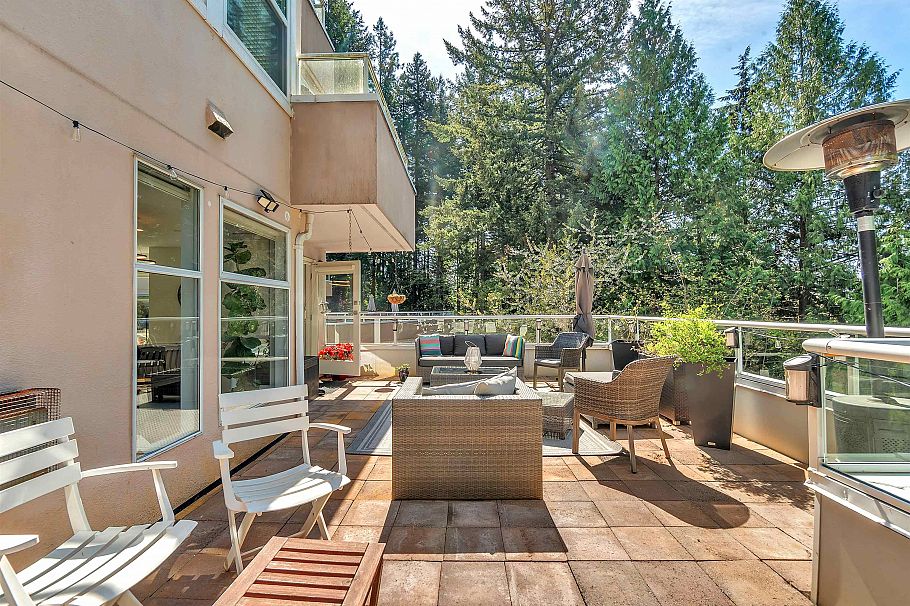 8 2425 Edgemont Boulevard North Vancouver, BC - 2