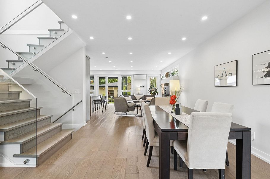 351 W 21st Street North Vancouver, BC - 9