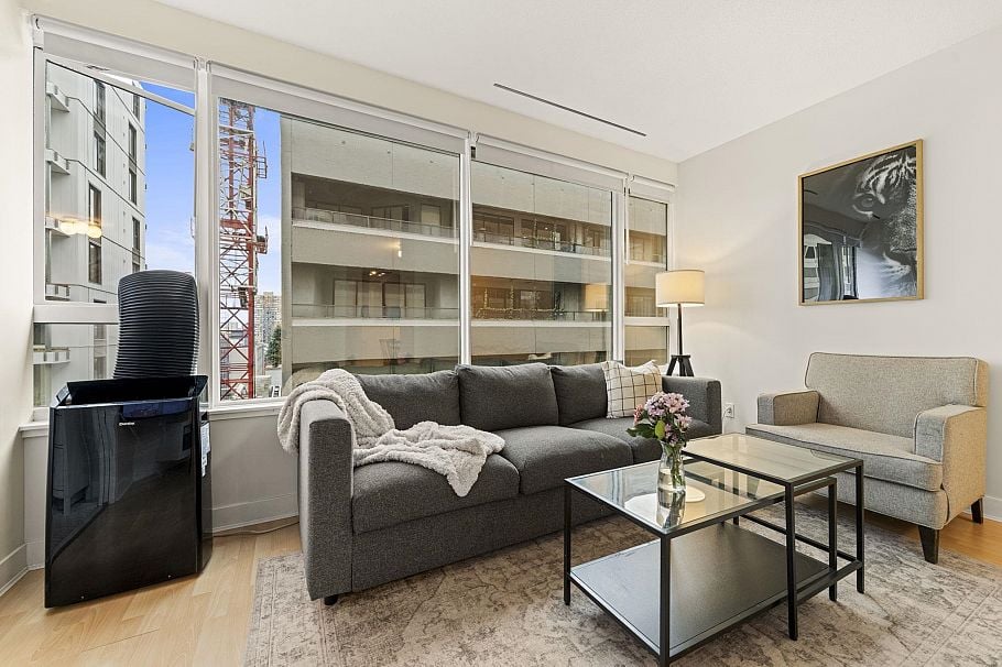 808 1177 Hornby Street Vancouver, BC - 5