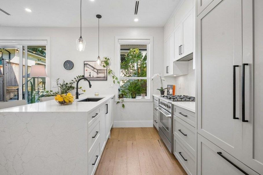 3535 E Georgia Street Vancouver, BC - 10