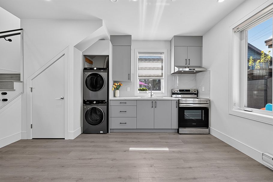 425 E 56th Avenue Vancouver, BC - 29