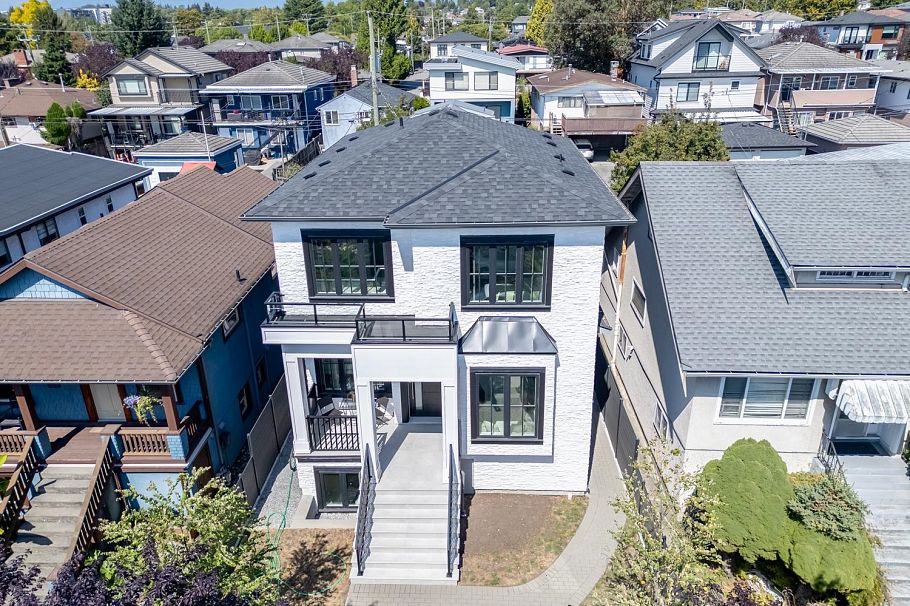 425 E 56th Avenue Vancouver, BC - 28