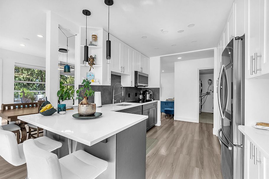 8 2425 Edgemont Boulevard North Vancouver, BC - 13