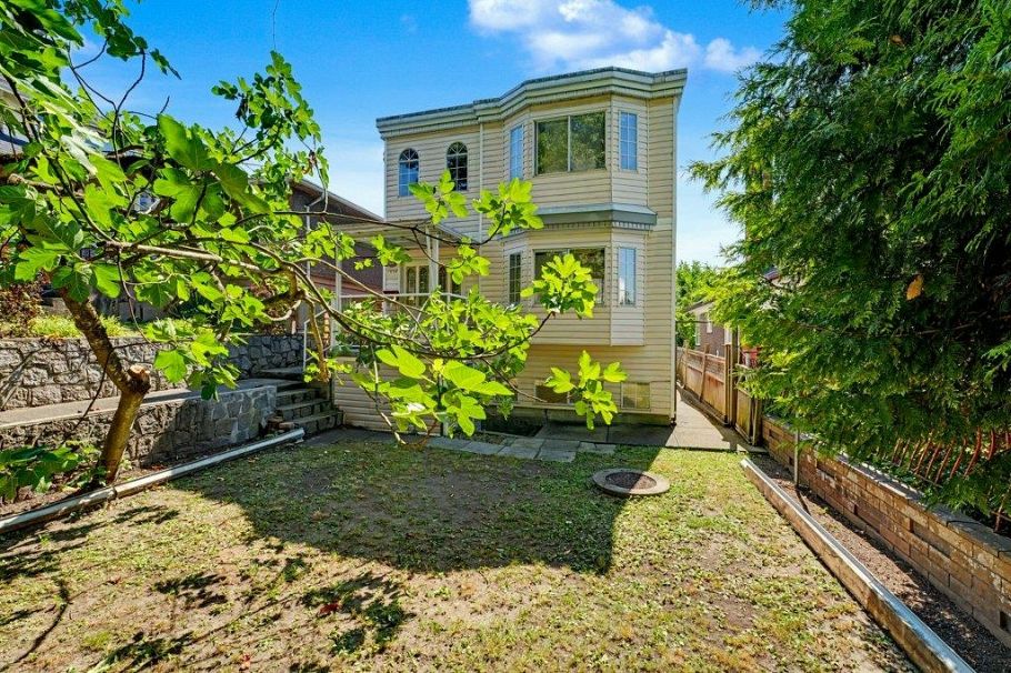3630 Cambridge Street Vancouver, BC - 32