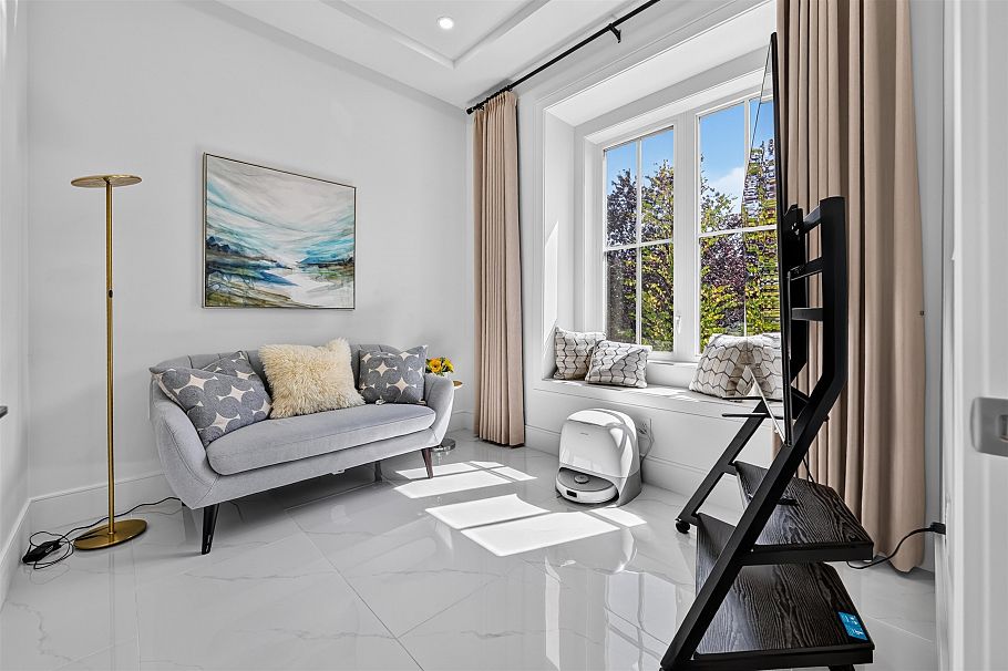 425 E 56th Avenue Vancouver, BC - 15