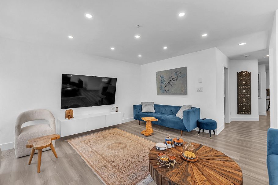8 2425 Edgemont Boulevard North Vancouver, BC - 6