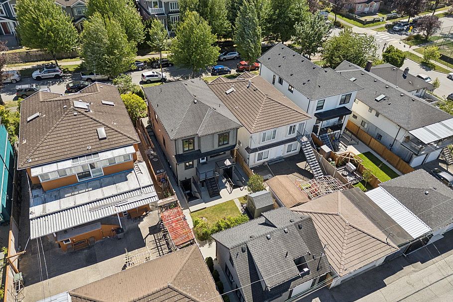 3233 Grant Street Vancouver, BC - 31