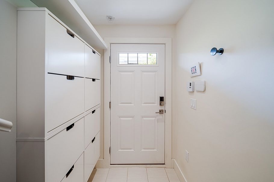 64 728 W 14th Street North Vancouver, BC - 22